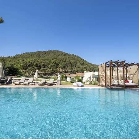 Greenery With Shared Pool In Villa